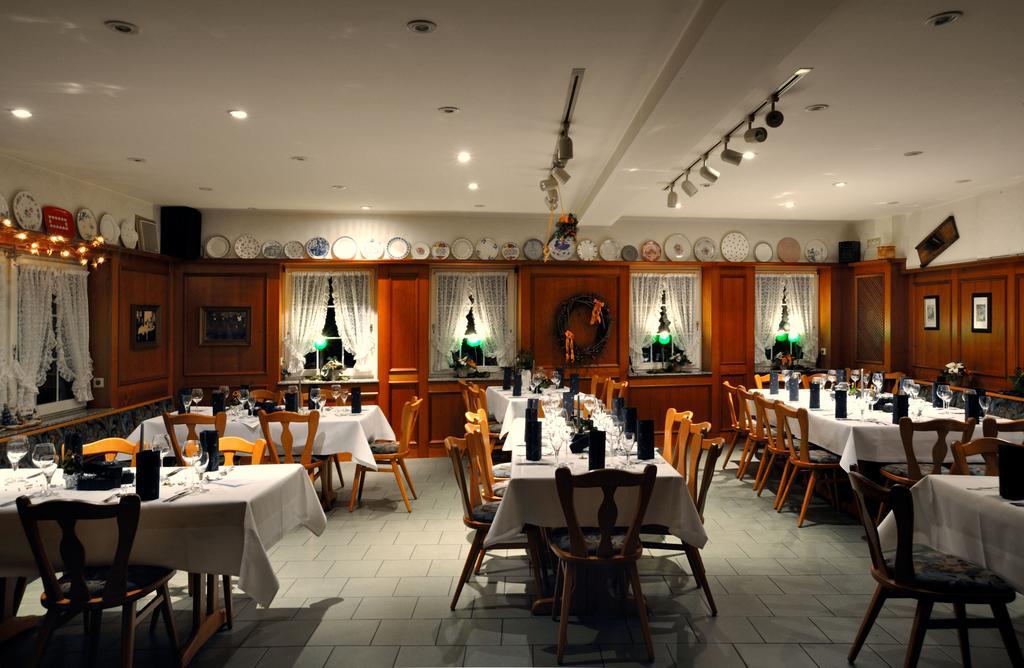 Hotel Zum Baecker Udenhain Bagian luar foto