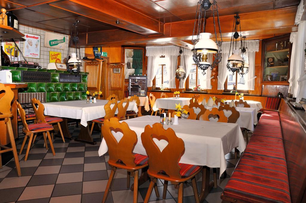 Hotel Zum Baecker Udenhain Bagian luar foto